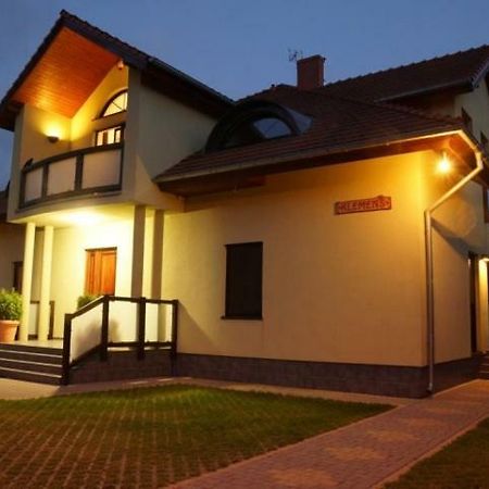 Dom Goscinny Klemens Dębki Exterior foto